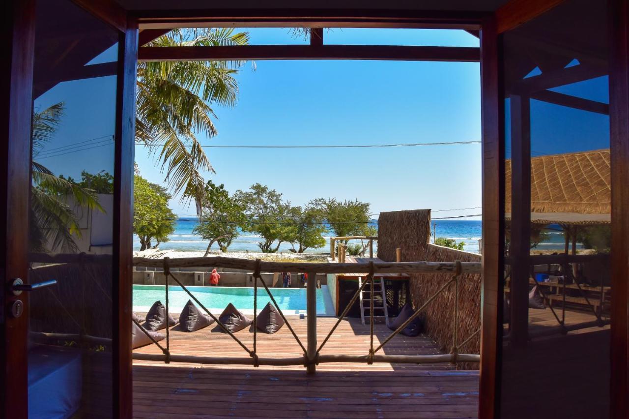 Mad Monkey Gili Trawangan Hostel Luaran gambar View from the hotel