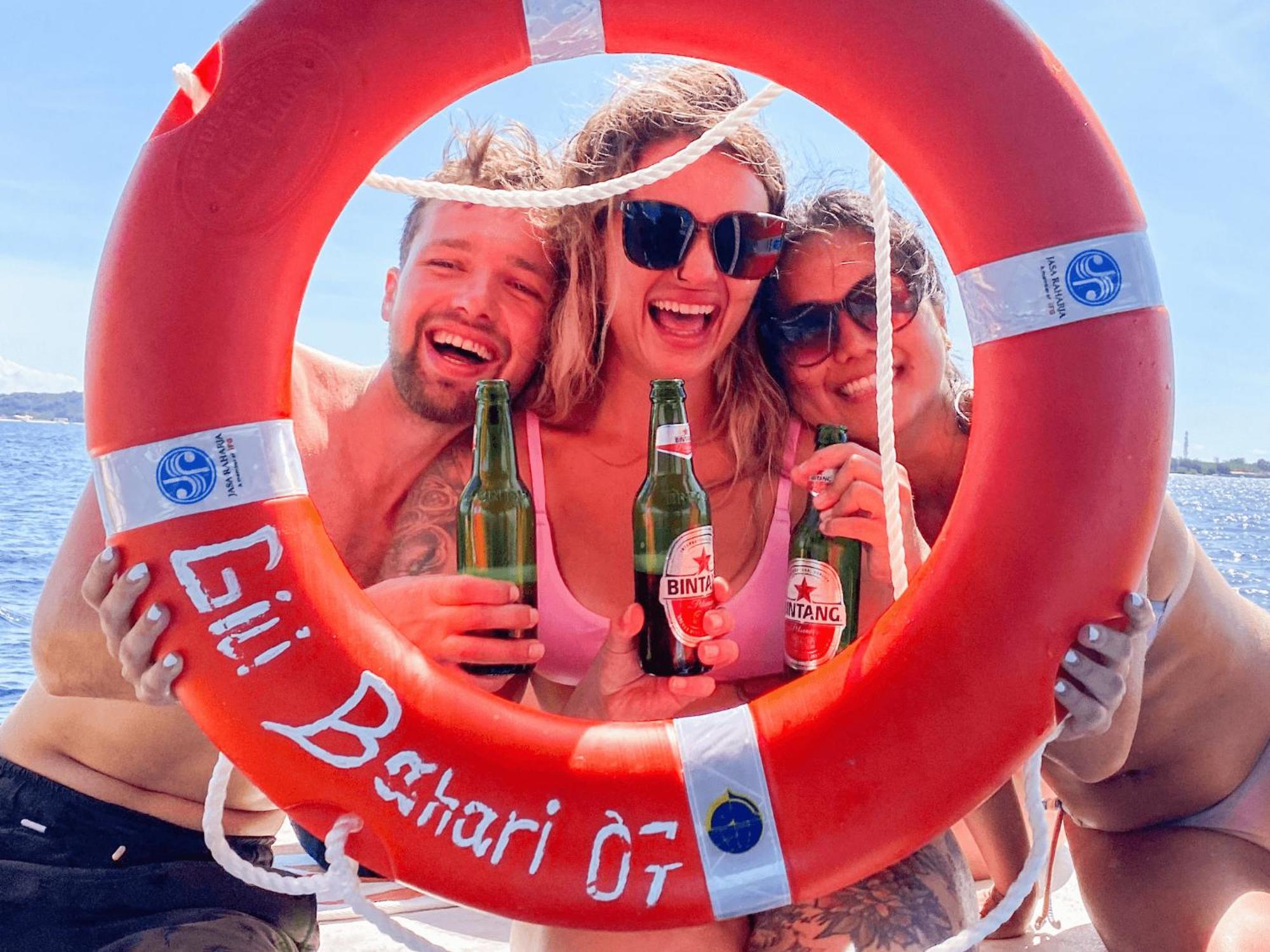 Mad Monkey Gili Trawangan Hostel Luaran gambar The Blue Lagoon